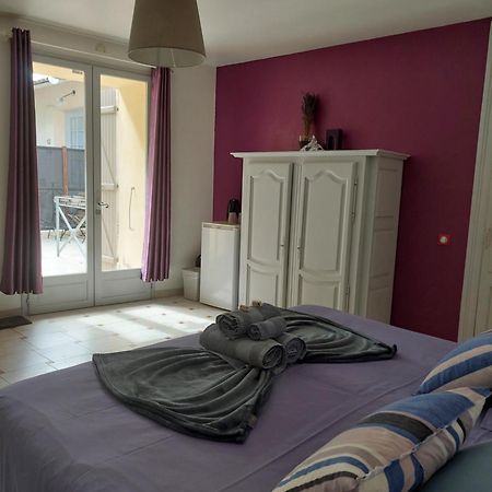 Bed and Breakfast Mas des Cigognes Le Thor Exterior foto