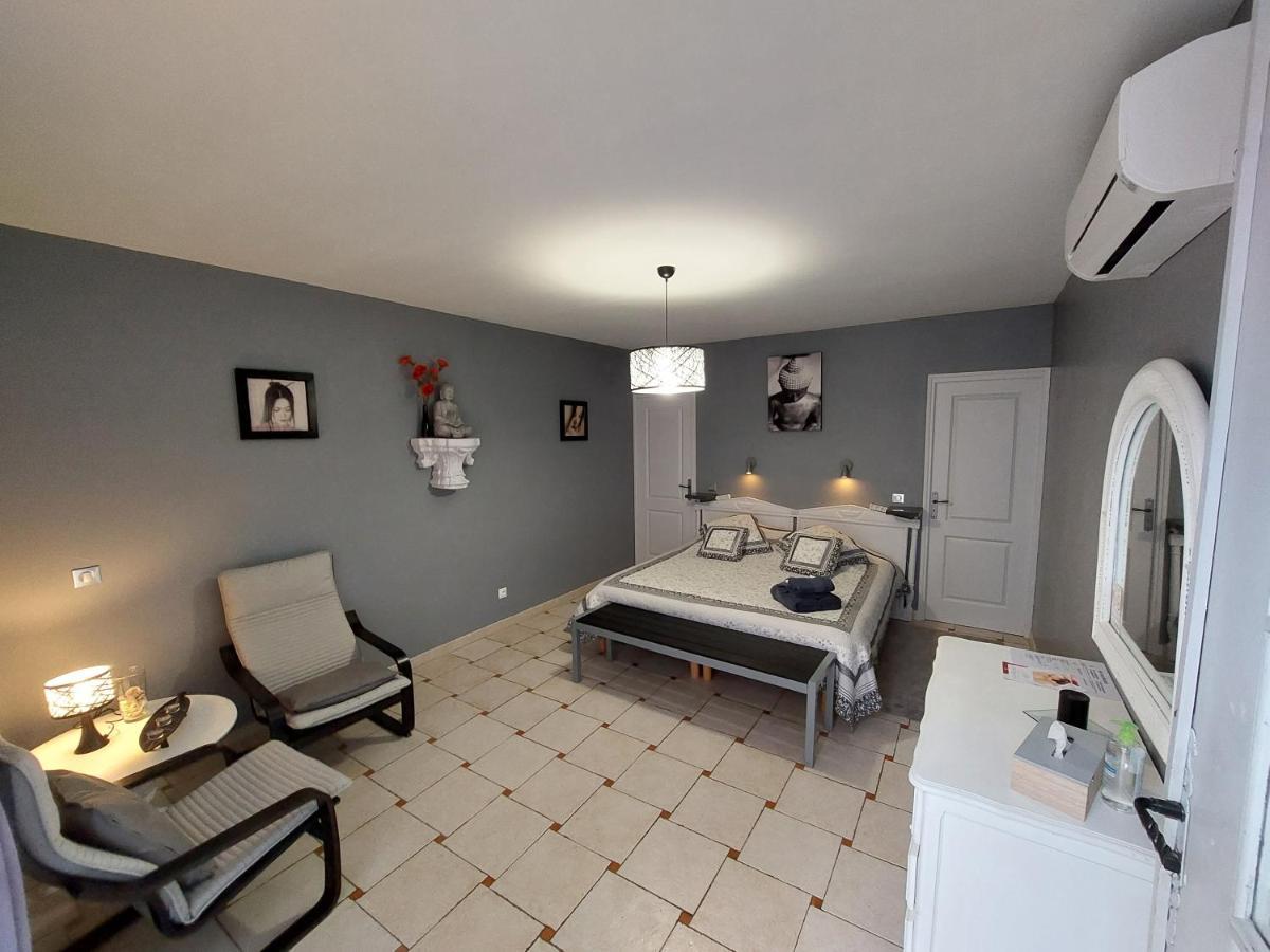 Bed and Breakfast Mas des Cigognes Le Thor Exterior foto