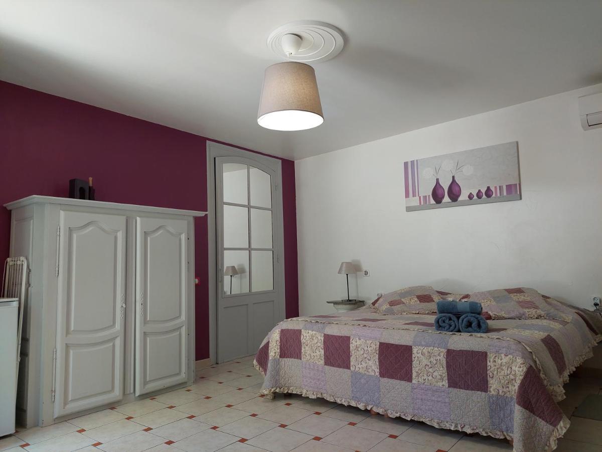 Bed and Breakfast Mas des Cigognes Le Thor Exterior foto